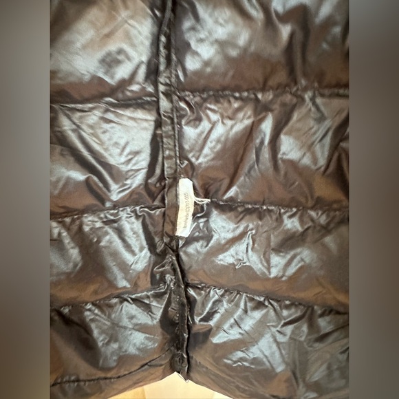 Sarin Matthews black down puffer vest size Small Like New - Picture 7 of 8